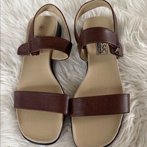 Basic Editions Brown Strap Sandals Size 8    NWOT